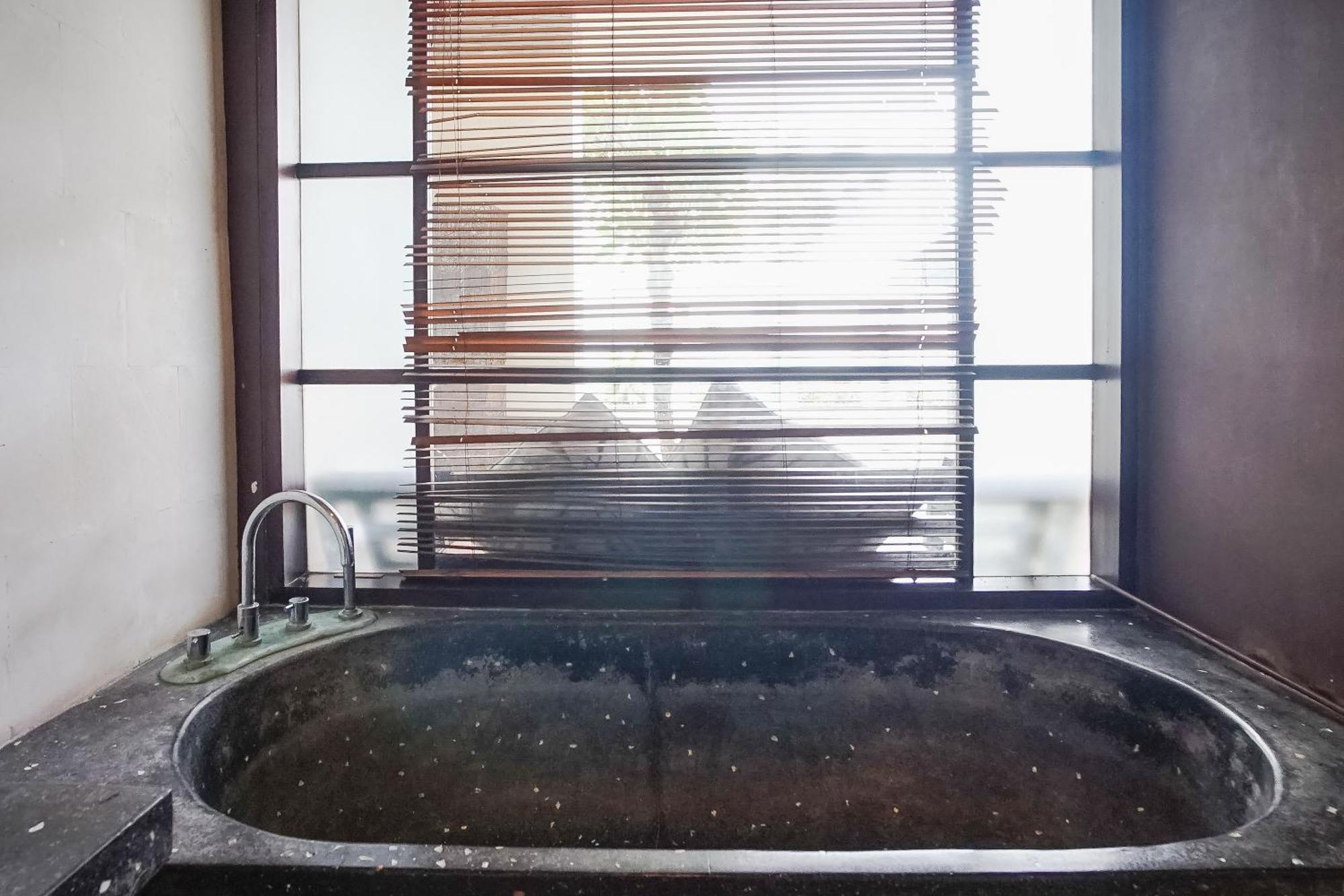 Queen Rose Villa & Spa جيمباران المظهر الخارجي الصورة