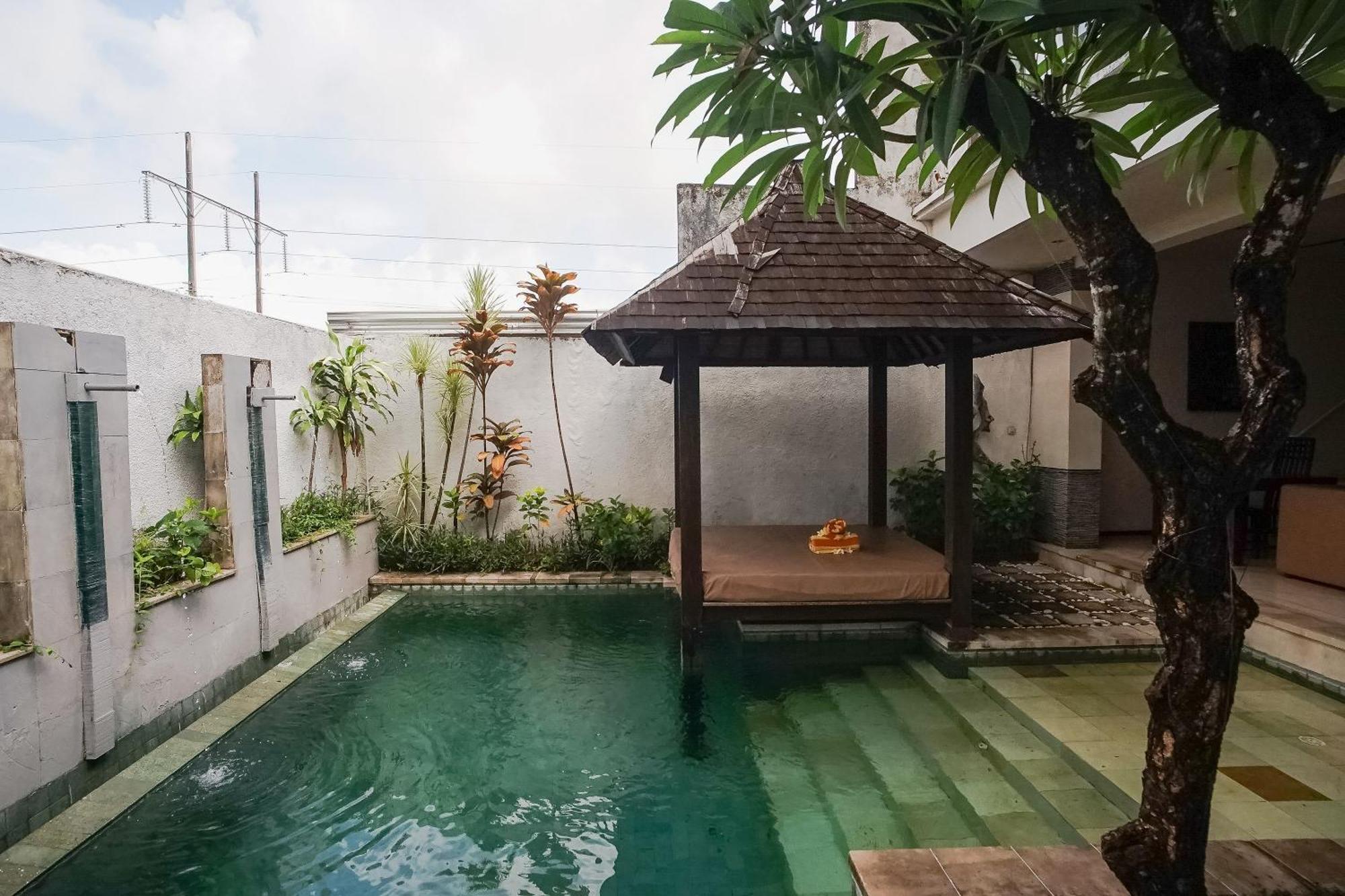 Queen Rose Villa & Spa جيمباران المظهر الخارجي الصورة