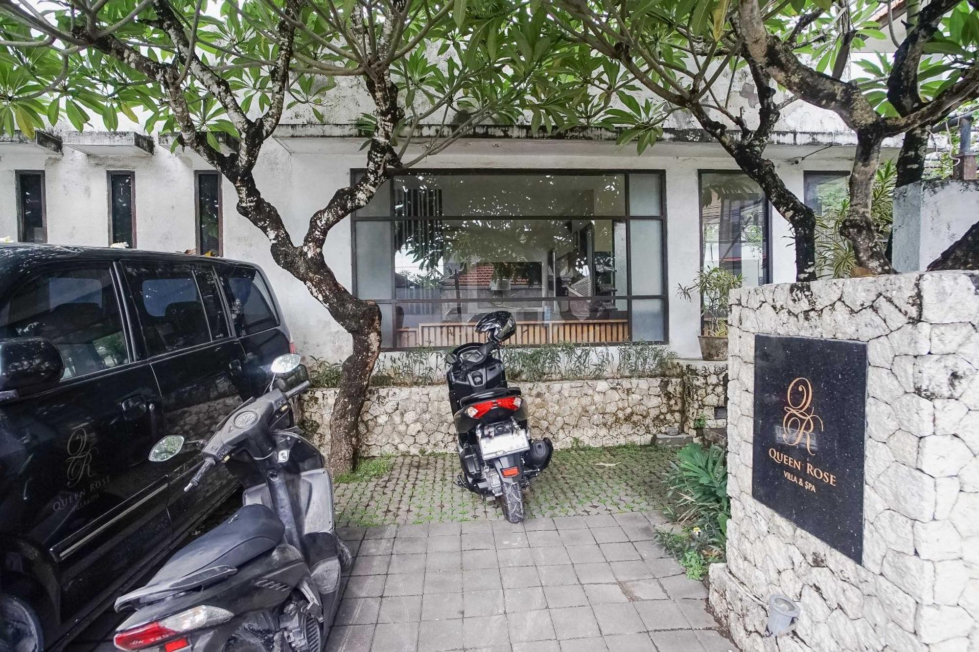Queen Rose Villa & Spa جيمباران المظهر الخارجي الصورة