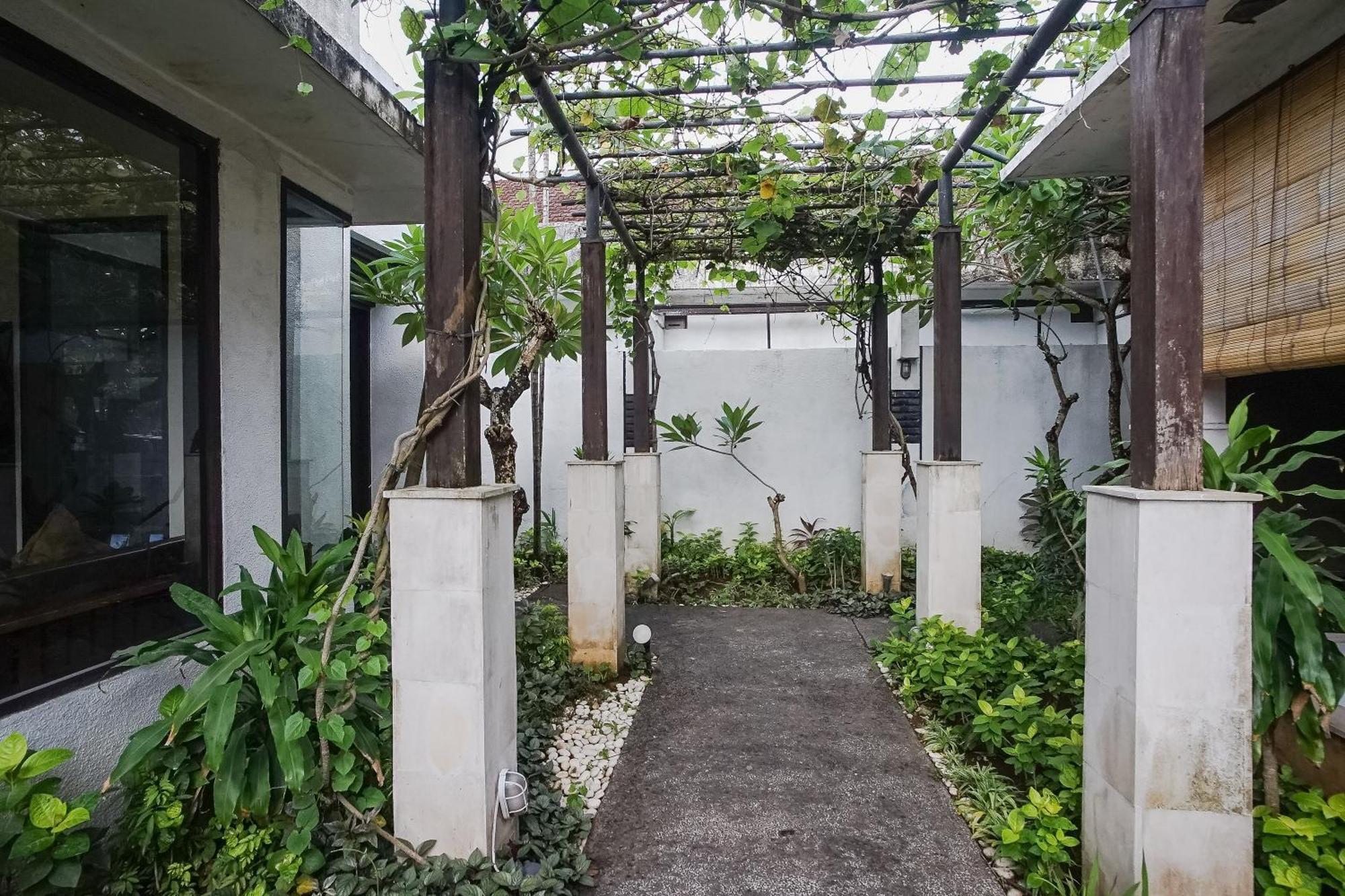 Queen Rose Villa & Spa جيمباران المظهر الخارجي الصورة