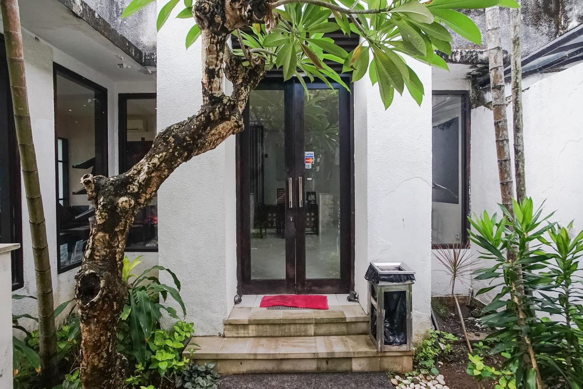 Queen Rose Villa & Spa جيمباران المظهر الخارجي الصورة